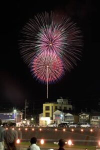 15日に延期して行われた第25回越後加茂川夏祭り大花火大会