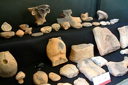 お宝ミニ展示会で展示した吉野屋遺跡から出土した土偶など