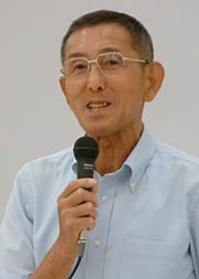 第16回の三条市小中一貫教育検討委員会の委員長に再任された梨本清一さん
