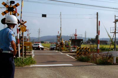 特急列車とぶつかった男性が死亡した現場の三条市・鶴田踏切