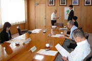 5人の選考委員で構成した選考委員会