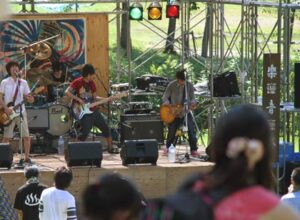 真夏同然の日差しの下、中浦ヒメサユリ森林公園で三条発！音楽フェスティバル「三条楽音祭」