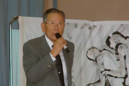 三条市の平成22年度被爆体験講話会で講師を務めている中西巖さん