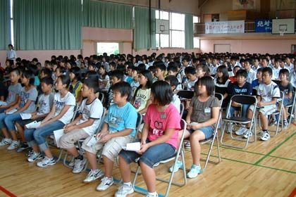本成寺中学校の被爆体験講話会