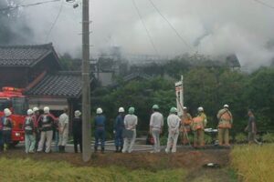 三条市吉田で住宅1棟が全焼、天ぷら鍋によるぼやの残り火が原因か
