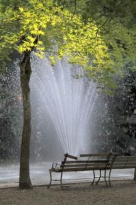 9日の三条の最高気温は平年より高い29.6度でも涼しさ感じる