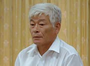 質疑に答える吉田副市長
