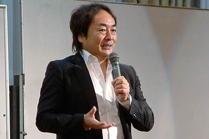 16日開かれたで公開例会の講師、ドラマティックステージ代表取締役の平野秀典さん