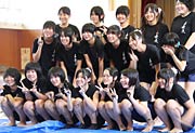 パフォーマンスを終わってみんなで記念撮影