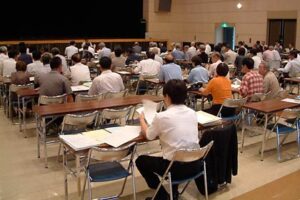 22日開かれた燕市議会議員一般選挙の立候補予定者説明会