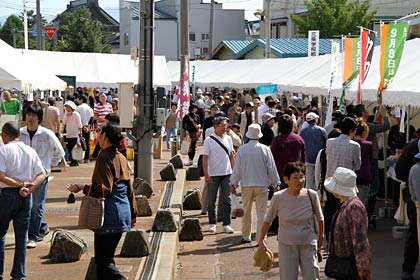  越後三条鍛冶まつりも近年にない人出