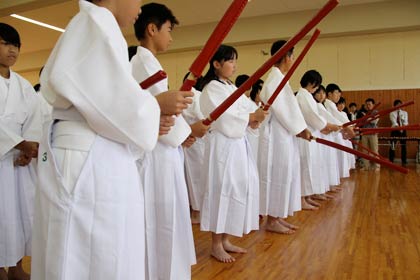 加茂市で初めて行われた中学生の武道の授業