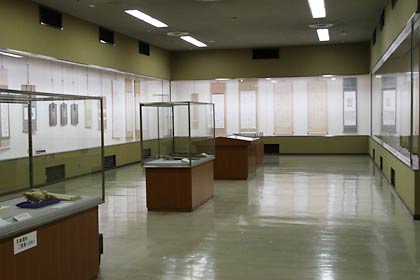 11月7日まで秋の特別展「良寛墨宝展」を開いている燕市分水良寛史料館
