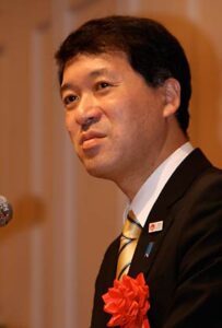 三条商工会議所創立70周年記念式典でミニ経済講演会のような熱い祝辞を述べた泉田裕彦県知事