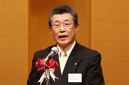 開式の辞を述べる坂本洋司副会頭