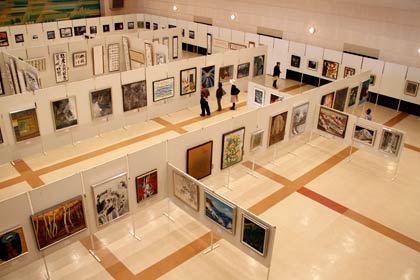 15日開幕した第5回燕市美術展覧会