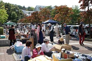 秋晴れに祝福された秋の保内公園まつり、大勢が来場して秋の自然とイベントを満喫