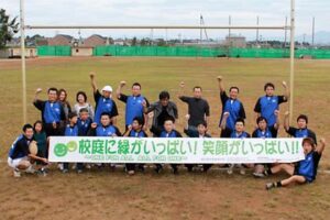 10月3日に行われた燕高校ラグビー部OB・OG会のOB戦の集合写真