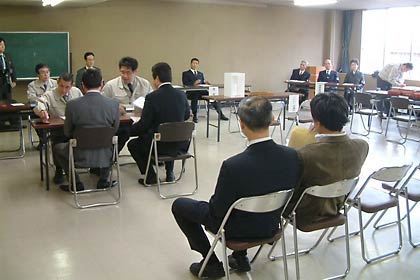 24日行われた三条市長選、立候補の届け出の受け付け