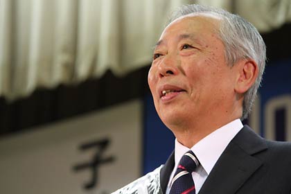 決意表明を終わって晴れ晴れとした表情の山井氏