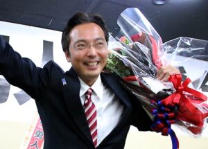 三条市長選は国定氏が再選を果たし、小中一貫教育やパルムの問題で批判した山井氏に大差の勝利