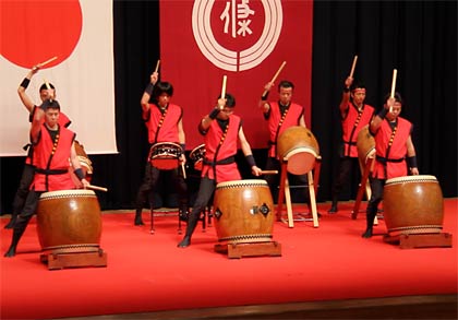 アトラクションの葎谷太鼓