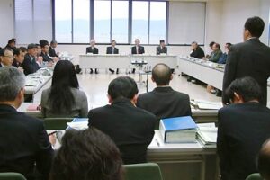 三条市・第一中学校区一体校のスケジュールは3、4カ月遅れで、平成25年4月開校は難しい