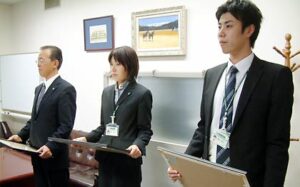 振り込め詐欺を未然防止した第四銀行三条北支店と同支店職員2人に三条署から感謝状