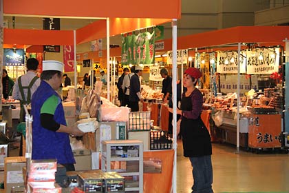 全国各地の名産品が勢ぞろい