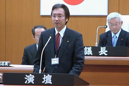 12月定例会が開会、所信表明を行う国定市長
