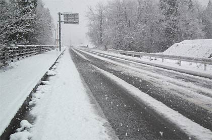 「しただブログ」に掲載された下田地区の雪のようす、長野大橋そば