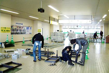 早くも始まったイタリアンレストランの設営作業