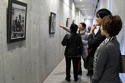 燕市産業資料館が急きょ捧武さんの作品を展示