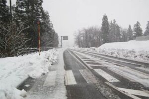 「しただブログ」に大みそかの下田長野地区の雪のようすや路面状況