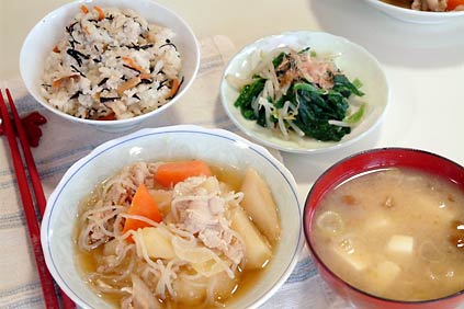 「喫茶アンアン」のランチの一例