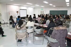 燕市吉田保健センターで開かれた子宮頸がんと予防ワクチン説明会
