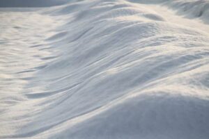 6日の三条は2月下旬から3月上旬並みの最高気7.0度、日も差して暖かく穏やかな陽気