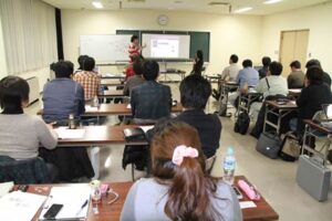 日本ビジネスアカデミアFacebook活用セミナー第3回は女性2人を講師に「女性目線でファンを増やすfacebookの活用法」