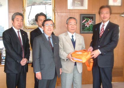 左から外山さん、五十島さん、近藤さん、石崎さん、国定市長