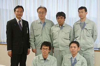 22日に三条市役所到着したときの三重県津市職員と国定市長