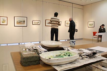  6日まで燕市文化会館で開かれている「燕市三十景　墨彩画藤井克之展」