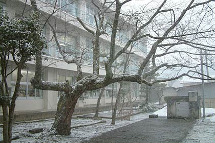 3日午後0時50分ころの県央工業高校