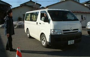 燕市は東北地方太平洋沖地震被災地へ備蓄していた非常食4,000食など提供