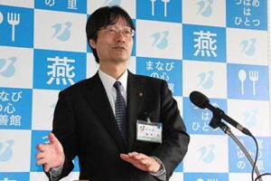 鈴木燕市長、避難所の被災者に短期のホストファミリーのような制度や退職職員に避難所の運営協力を求めるアイデア