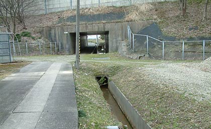 男性が自転車と一緒に転落して亡くなっていた今井野新田地内の側溝