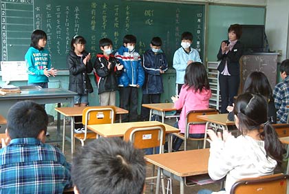 6年生の教室であらためて自己紹介