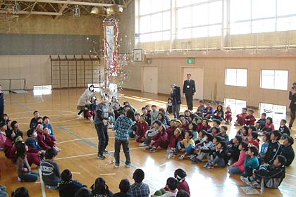 転入生代表2人でくす玉割り