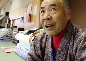 燕市・第2避難所の農園で畑仕事が本格化、営農部長に抜てきの吉井さんは畑仕事が再出発の原点になると信じる