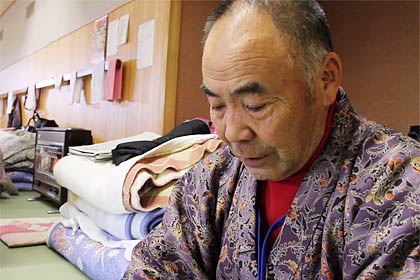吉井さんは農作業の再開が再出発の原点になると信じる