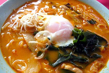  レストランMIYOSHIのチャリティーメニュー「チゲ風ラーメン」